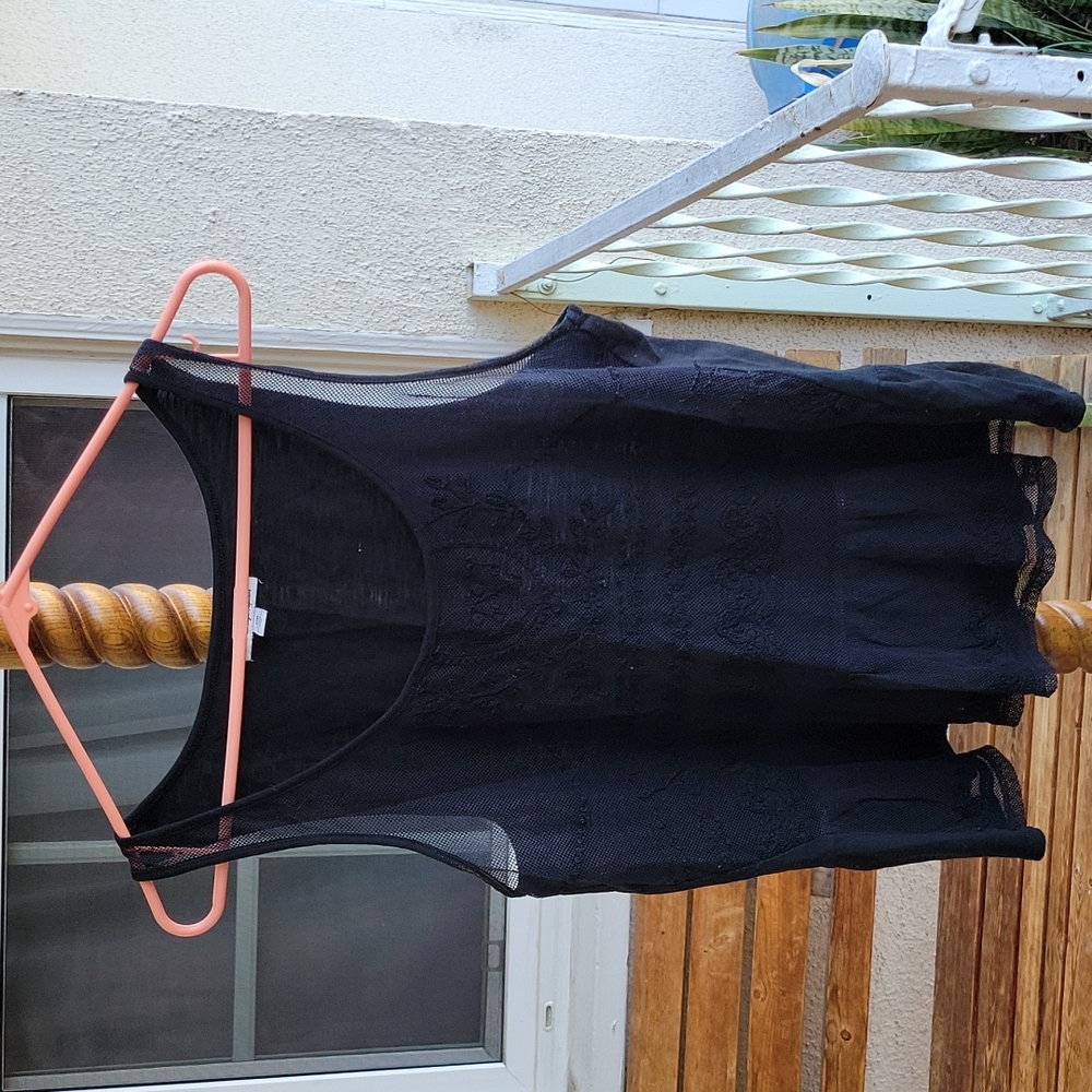 American Eagle black sleaveless top. Size M.